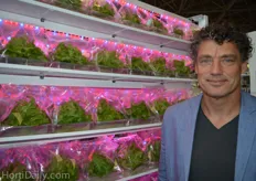 Ard Stoutjesdijk of ViVi - growing salad in bags