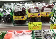 Seedless grapes sold at € 4,40 for two vines.