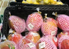 For € 6,88 you can be the owner of one of these mangoes.