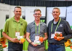 Enza Zaden showcased a few new varieties; Phil Stoffyn with yellow sweet pepper Eurix, Andre Leendertse with orange sweet pepper Orbit and Freek Knol with TOV Maxeza.