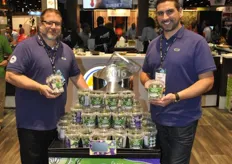 Scott Kress and Giuseppe Rubino from Sunset promote the Dill It Yourself™ Pickle Kit.