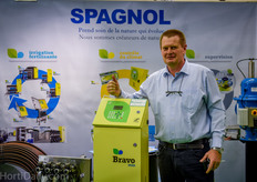 Jean Piere Lejeune of Europrogress at the booth of Spagnol this time.