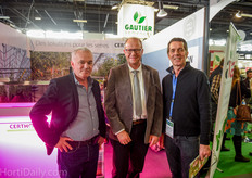 French tomato growers Alain Virtre (Tomaviso) and Christian Jouno (Tomate Jouno) visiting Willem Koppenol of Certhon.