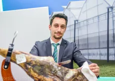 Leonardo Mendez of J.Huete knows many about the Latin American greenhouse market, but even more about Jamon!