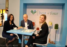 Silvia Janssen-Voorbij, Kompany, starting the day with a cup of coffee at Best of Fours' Ton van Dalen and Susan.