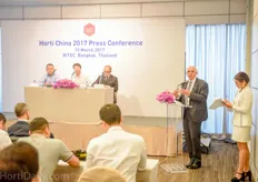 Aalt Dijkhuizen addressed the importance of the growing Chinese horticultural and agricultural industries at the launch event of the Horti China; the new horticultural exhibition that VNU will be organizing from November 22 to 24 in Shanghai.