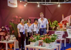 Casper Rietveld of Anthura together with his Thai customers and distributors.