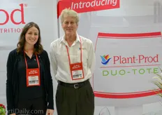 Laura Barbinson and Jim Zablocki of Plantex promoting the new Duo-Tote bag.