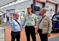 Paul O'Connor of Restrain with Frank Hoogendoorn of the Dutch embassy in Mexico and Maurice, MetroCert