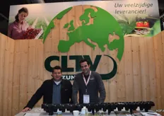 Marc van der Burgt & Erwin Dekkers, CLTV Zundert, with the new Beekenkamp Verpakkingen trays.