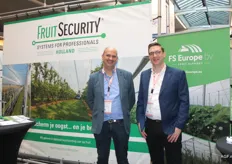 Teus van 't Fort en Gerben van Veldhuizen van Fruit Security en Fruit Support Europe hebben alles en kunnen alles op het gebied van overkappingen en teelt materialen.