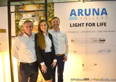 Tim Cremer & Jeroen van Velzen with Danique, presenting the Aruna Holland SON-T solutions and showing how these benefit growers ROI.