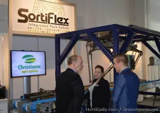 Christiaens Agro Systems designed a machine which to sort and pack at the same line ... SortiFlex