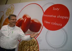 Pieter Vermeulen of Sakata loves tomatoes which: are Tasty, has Innovative Shapes and has New colours