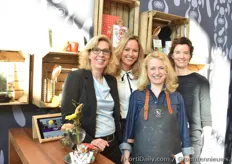 And of course so do the ladies. Corien Zuijdwegt, Marja Vijverberg, chef Larisse van der Haar-Buijze & Mariëlle van den Berg