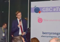 Steven Oosterloo from Flevo Berry during his presentation at the FreshIdeas stage; Strawberries-Breeding for the Future.