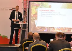 Wim van den Berg (Prominent) talking on putting the consumer first