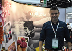 With Gediflora Vincent Verbaeys with Gediflora is showing their Belgian Mums formula to growers and traders in the industry.