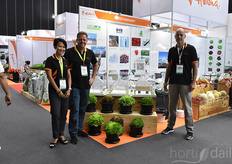 Thanida Anantakul & Wim Damsteegt of Dutch Greenery, supported by Jeroen Baas with GreenSpan.