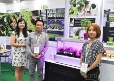 In the photo Taeha Woo & Jemma Chon, showing the Han Farm & SeedMO products.