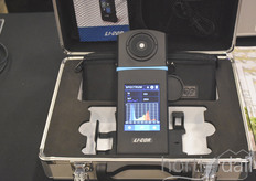 This LI-180 Spectrometer captures the spectral composition of light sources