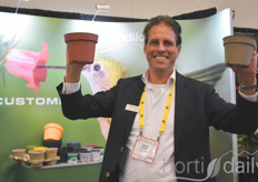 Kees van Beek with Modiform, showing his favourite pots!