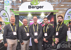 Bas Brower, Kevin Triemstra, Joel Smith, Maxie Marchand & Jonathan St-Pierre with Berger.