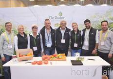 There we go! The team with Sun Parlour Grower Supply & De Ruiter Seeds.