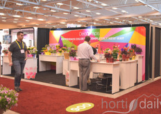 The colourfull Decowraps booth.