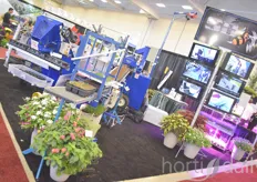 Recently 6 SB Machinerie introduced modified conveyor belts, making them more affordable to growers: http://www.hortidaily.com/article/9025525/modified-conveyors-more-affordable-to-growers/ 