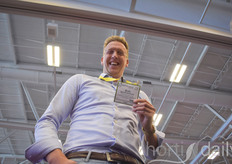 A new colleague joined HortiDaily. Vincent van den Dool took up some business as a freelance photographer! THis portraith with Bas Duijvestijn (Van der Hoeven) is to be nominated for an award any moment now.