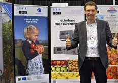 Jan-Kees Boerman of EMS b.v. having a good time at his booth