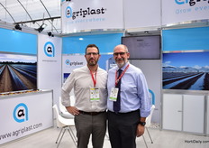 Roland Pereira and Emanuele Garrasi of Agriplat. This Italian greenhouse plastic supplier does already a lot of business in the Midde East, Inia, North America and Spain, where they have a division as well. Mexico is beginning to become a big market for them and they are there decided to exhibit at the show. This is their first year where they are also looking for distributors and agents.
