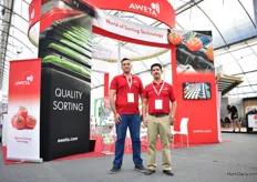 Daniel Madrigal and Carlos Quintana of Aweta, a Dutch company specialized in sorting machines for fruits and vegetables.