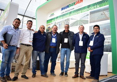 The team of NaanDanJain together with Yamit Filtration, one of their suppliers.