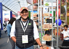 Fedrico Reyes Almuzan of Erma Zaden.