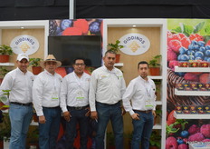Juan Carlos Mares, Jose Louis Magaña, Alejandro Vicente, Jose Maria Lopez and Cesar Doñen of Giddings.