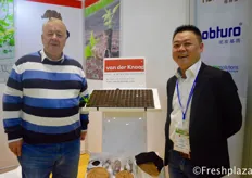 William J. Kuijpers from Delflandasia B.V., which delivers services like updating existing greenhouses, turn key projects, new project consultancy and supervision of greenhouse installation. He is together with Mao Liu from Van der Knaap who can deliver rooting and growing solutions.