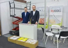 Both the tomato hooks as well as the carts of FPHU Maryniaczyk find their way to Central Asia & the Middle East, as well as Karol Korzeniewski & Mateusz Maryniaczyk. THey are also looking for a new distributor in the Turkish market