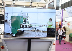 A video being shown on how the TM 1010F of Mayer works.