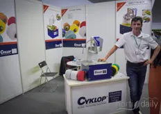 Peter de Boer with Cyklop has been an exhibitor at the HortEx since year one and he sees how his investments are paying off now: the demand for his machines is starting to take off. 