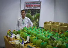 But Phan Thanh with Van Van Loi imports & exports pomelos from their own farm and other farms in the region.