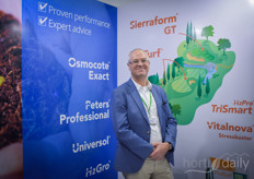 Arnoud Touw with ICL shows the Osmocote that ICL is famous with around the globe.