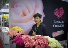 Johnny with Rosas del Corazon shows the Ecuadorian roses the company brings to Vietnam.