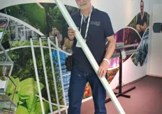Theo Tekstra with Fluence showed the company's new inter canopy lighting. Read all about it here: https://www.hortidaily.com/article/9359279/fluence-shows-new-inter-canopy-lighting-at-greentech-2021/ 