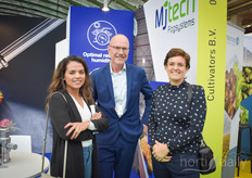 Pien Stams & Fraukje van Breukelen with Oreon visit Peter van den Bemd with MJ-Tech