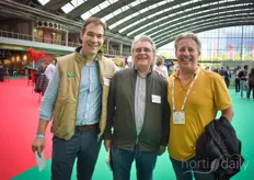 Eric Barneron and Yvo Lens with Gautier Semences run into Nic van Roosmalen with Tuinbouwadvies