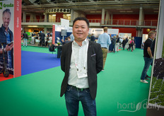 Mao Liu with Van der Knaap Group