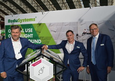 Paul van Gils, Hidde Huisintveld and Jelle Hoogland of Redusystems. Shading agents lower greenhouse temperatures by reflecting light and/or heat. They are a good tool to improve greenhouse climate when there is more light or heat than the crop can handle. The choice of the right agent depends on crop characteristics and local climate.