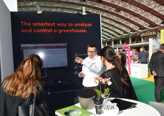 Bart 't Hoen of Hoogendoorn presenting their products during GreenTech 2021